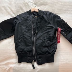 ALPHA INDUSTRIES MEN MA-1 SOUVENIR SHINTO REVERSIBLE JACKET (BLACK)